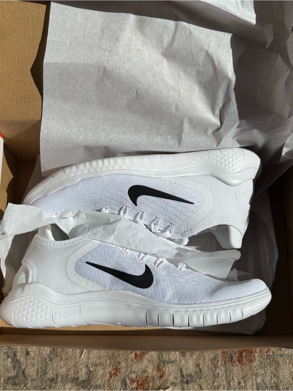 NWT brand new in box Nike White Freerun Flyknit Training Sneakers size 7.5